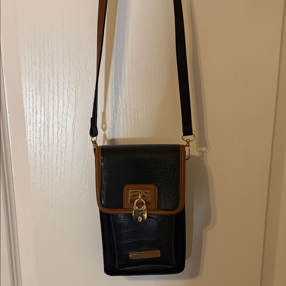 Adrienne Vittadini Elegant Black and Tan Crossbody Bag with wallet - Picture 2 of 11
